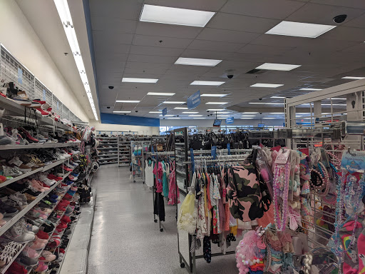 Clothing Store «Ross Dress for Less», reviews and photos, 13510 Whittier Blvd, Whittier, CA 90605, USA
