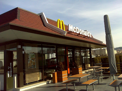 McDonald,s - Av. da Universidade, R. de Tourinhas, 5000-000 Vila Real, Portugal