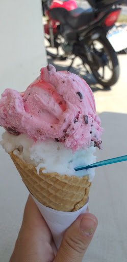 Luigi Heladeria y Pastelería - Ice cream shop,Grocery store en Formosa