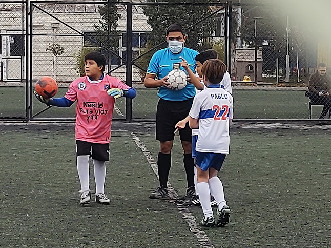 Opiniones de Canchas Futbolito, PUC San Joaquín en Macul - Campo de fútbol