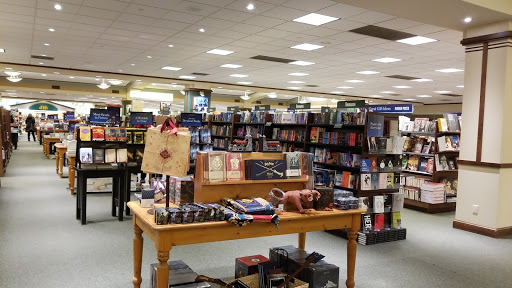Book Store «Barnes & Noble», reviews and photos, 1201 42nd St S, Fargo, ND 58103, USA