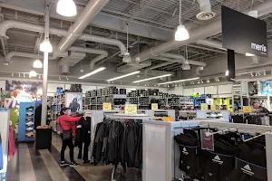 adidas Outlet Store Sparks image