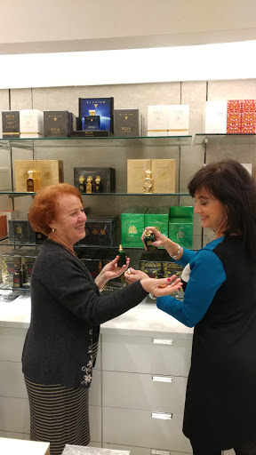 Clothing Store «Neiman Marcus», reviews and photos, 2442 E Sunrise Blvd, Fort Lauderdale, FL 33304, USA