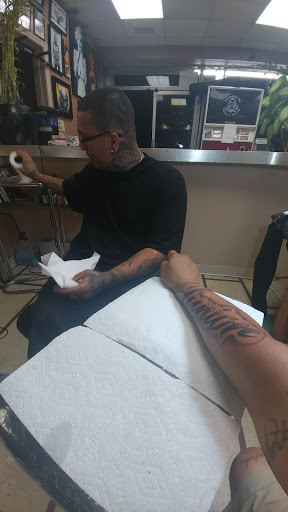 Tattoo Shop «Distinctive Ink», reviews and photos, 8415 Rosemead Blvd, Pico Rivera, CA 90660, USA