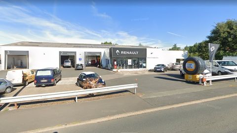 Photo 1 - SAINT PIERRE AUTO / RENAULT