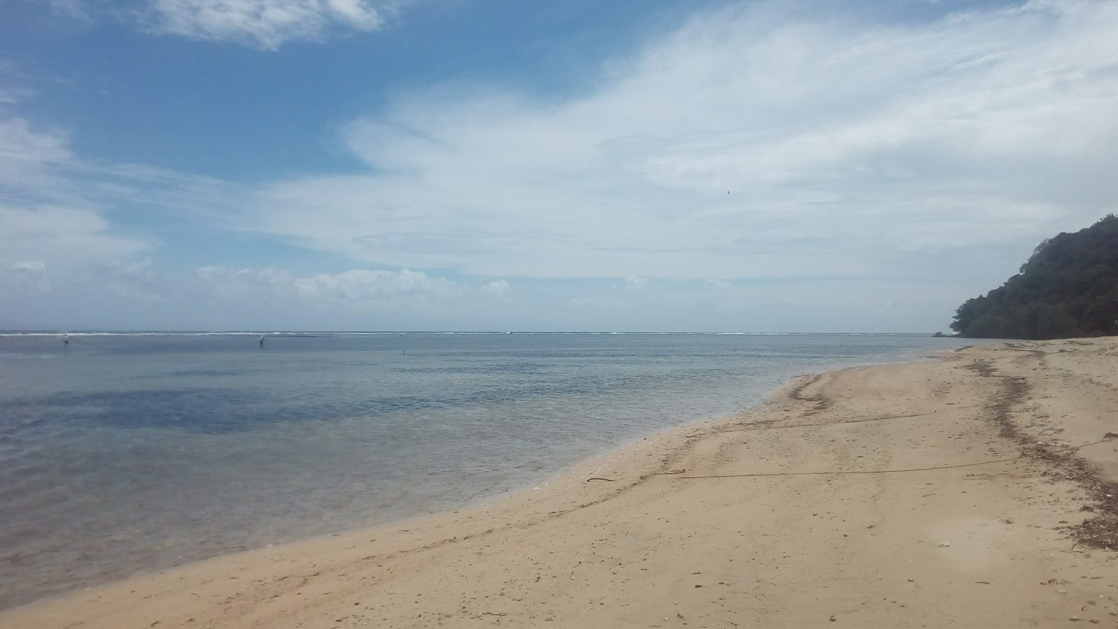 Photo de Lian batangas beach avec rivage droit, long