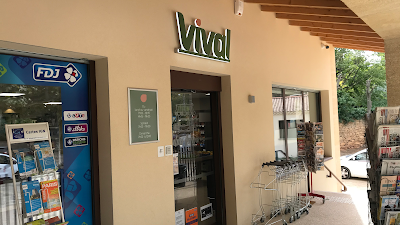 Le Relais Versois / Tabac Epicerie VIVAL Presse Loto Librairie du Pont du Gard à Vers-Pont-du-Gard
