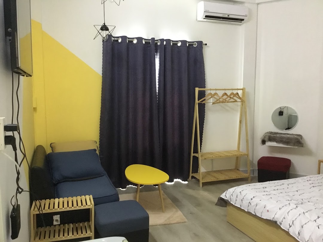 Rachel House - Full-service room for rent