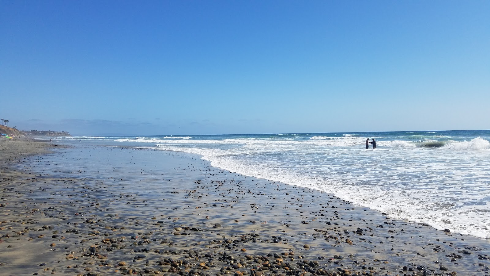 Photo of South Carlsbad beach with very clean level of cleanliness