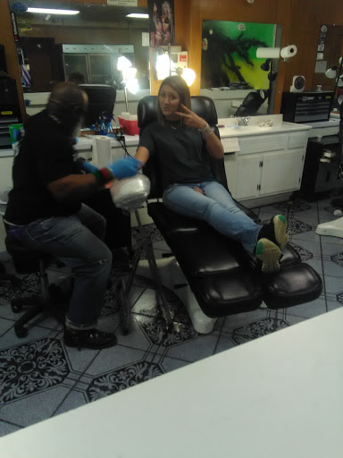 Tattoo Shop «Dragon Works Tattoo Studio», reviews and photos, 4100 Rhinehart Rd, Pine Bluff, AR 71601, USA