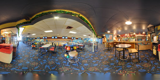 Bowling Alley «Luxury Lanes & Lounge Inc», reviews and photos, 600 E 9 Mile Rd, Ferndale, MI 48220, USA