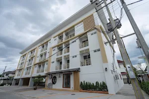 Hikou House Apartment image