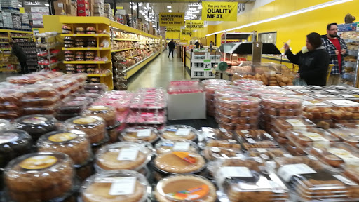 Grocery Store «Food 4 Less», reviews and photos, 2025 N Dinuba Blvd, Visalia, CA 93291, USA