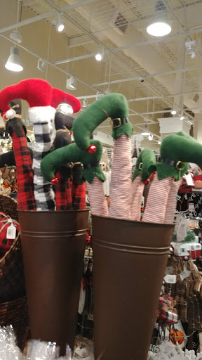 Home Goods Store «Pier 1 Imports», reviews and photos, 718 S Randall Rd, Algonquin, IL 60102, USA