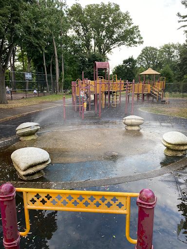 Park «Crocheron Park», reviews and photos, 214-41 34th Ave, Bayside, NY 11361, USA