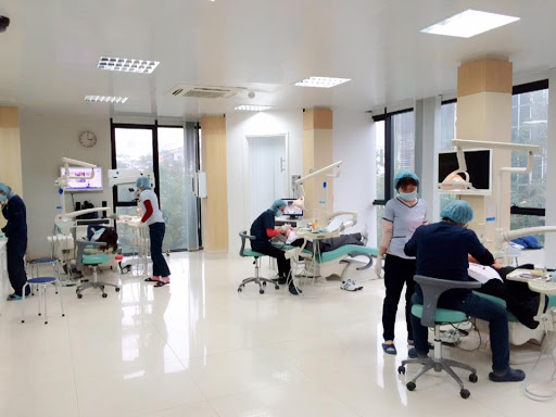Orthodontic dentists in Hanoi
