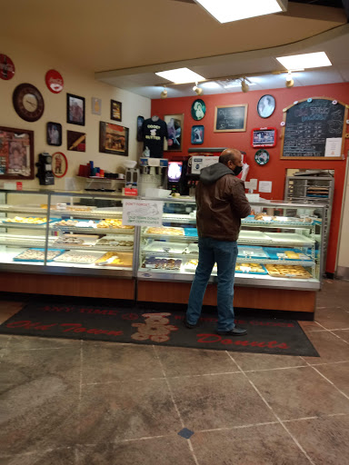 Donut Shop «Old Town Donut Shop», reviews and photos, 3941 Mid Rivers Mall Dr, St Peters, MO 63376, USA