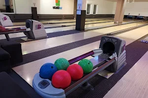 Station bowling image