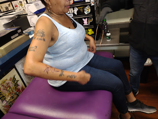 Tattoo Shop «Gold Coast Tattoo Studio», reviews and photos, 639 Lighthouse Ave, Monterey, CA 93940, USA