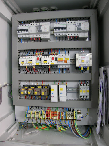 ️ Llumeners, S.L. Instalaciones eléctricas, Electricista en Monòver, Alicante