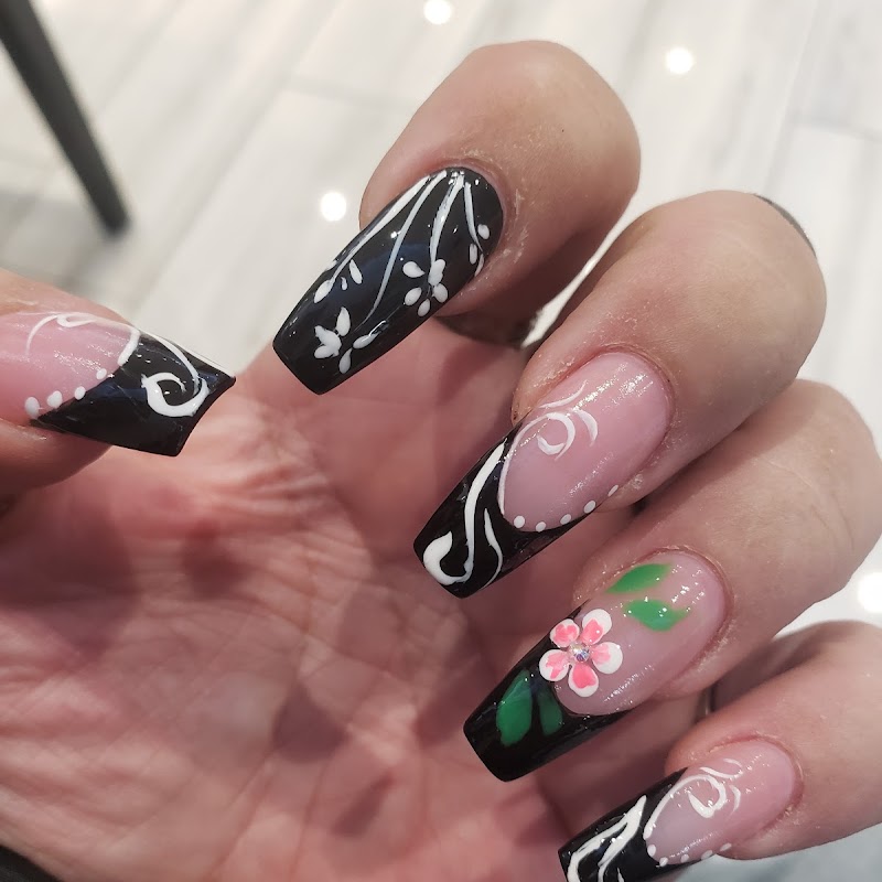 Diva Nails