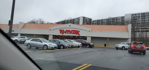 Shopping Mall «Dalewood Shopping Center II», reviews and photos, 353-371 N Central Ave, Hartsdale, NY 10530, USA