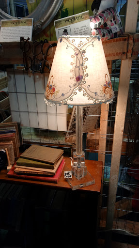 Shopping Mall «Flea Town USA», reviews and photos