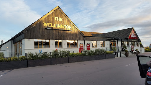 Wellington Hotel - Pub & Grill