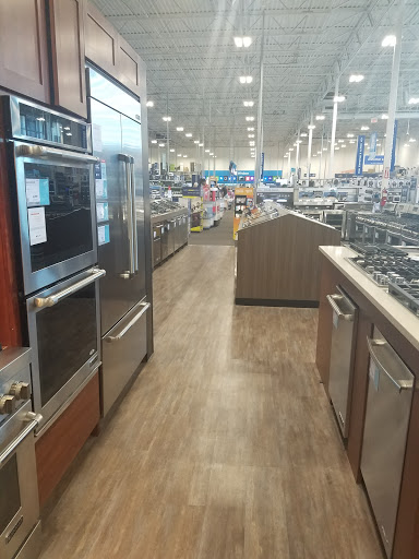 Electronics Store «Best Buy», reviews and photos, 3700 Mandela Pkwy, Oakland, CA 94608, USA