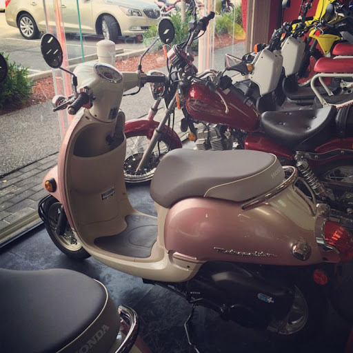 Scooter Rental Service «SCOOTERS SOUTH BEACH», reviews and photos, 1520 Collins Ave, Miami Beach, FL 33139, USA