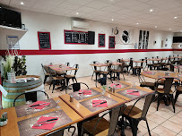 Atmosphère du Restaurant français Au Bon Accueil Chez Anthony et Michele à Le Luc - n°1