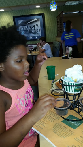 American Restaurant «Newport Creamery», reviews and photos, 1256 Warwick Ave, Warwick, RI 02888, USA