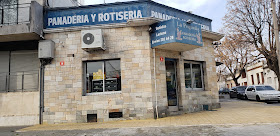 Panaderia Y Roticeria La Pequeña.
