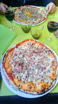 Pizza du Restaurant LA VILLA DES OLIVIERS à Guingamp - n°4