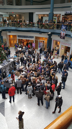 Shopping Mall «The Shops at Liberty Place», reviews and photos, 1625 Chestnut St, Philadelphia, PA 19103, USA