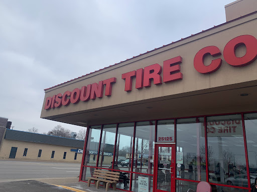 Tire Shop «Discount Tire Store», reviews and photos, 25125 Ford Rd, Dearborn, MI 48128, USA