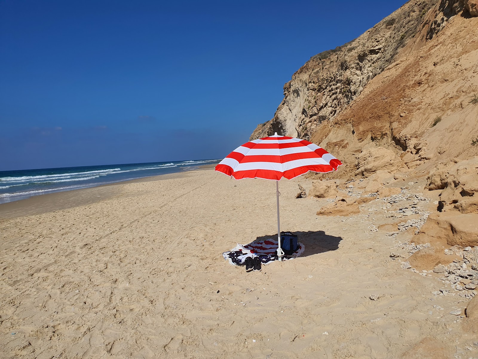 Fotografie cu Nude beach cu nivelul de curățenie in medie