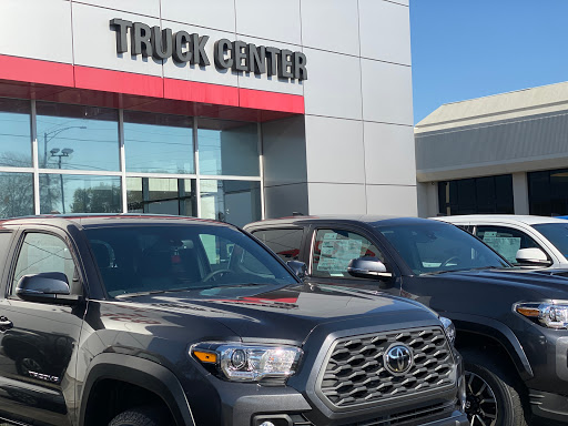 Toyota Dealer «Springhill Toyota», reviews and photos, 3062 Government Blvd, Mobile, AL 36606, USA