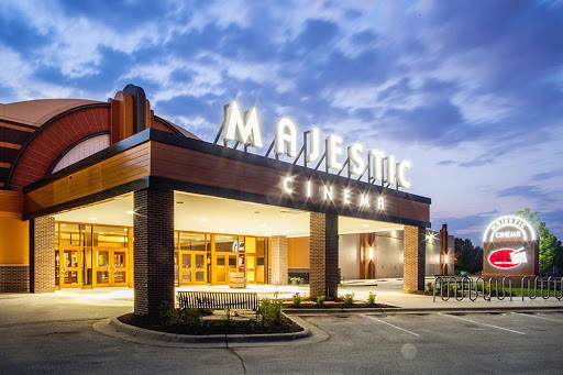 Movie Theater «Marcus Theatres Majestic Cinema of Omaha», reviews and photos, 14304 W Maple Rd, Omaha, NE 68164, USA