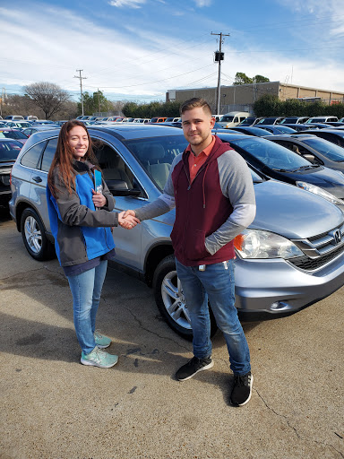 Used Car Dealer «Cransh Auto Sales Inc», reviews and photos, 3100 W Division St, Arlington, TX 76012, USA