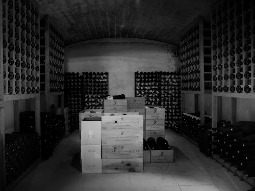 Magasin de vins et spiritueux Jeune Elie Clos Saint-paul SCEA Châteauneuf-du-Pape