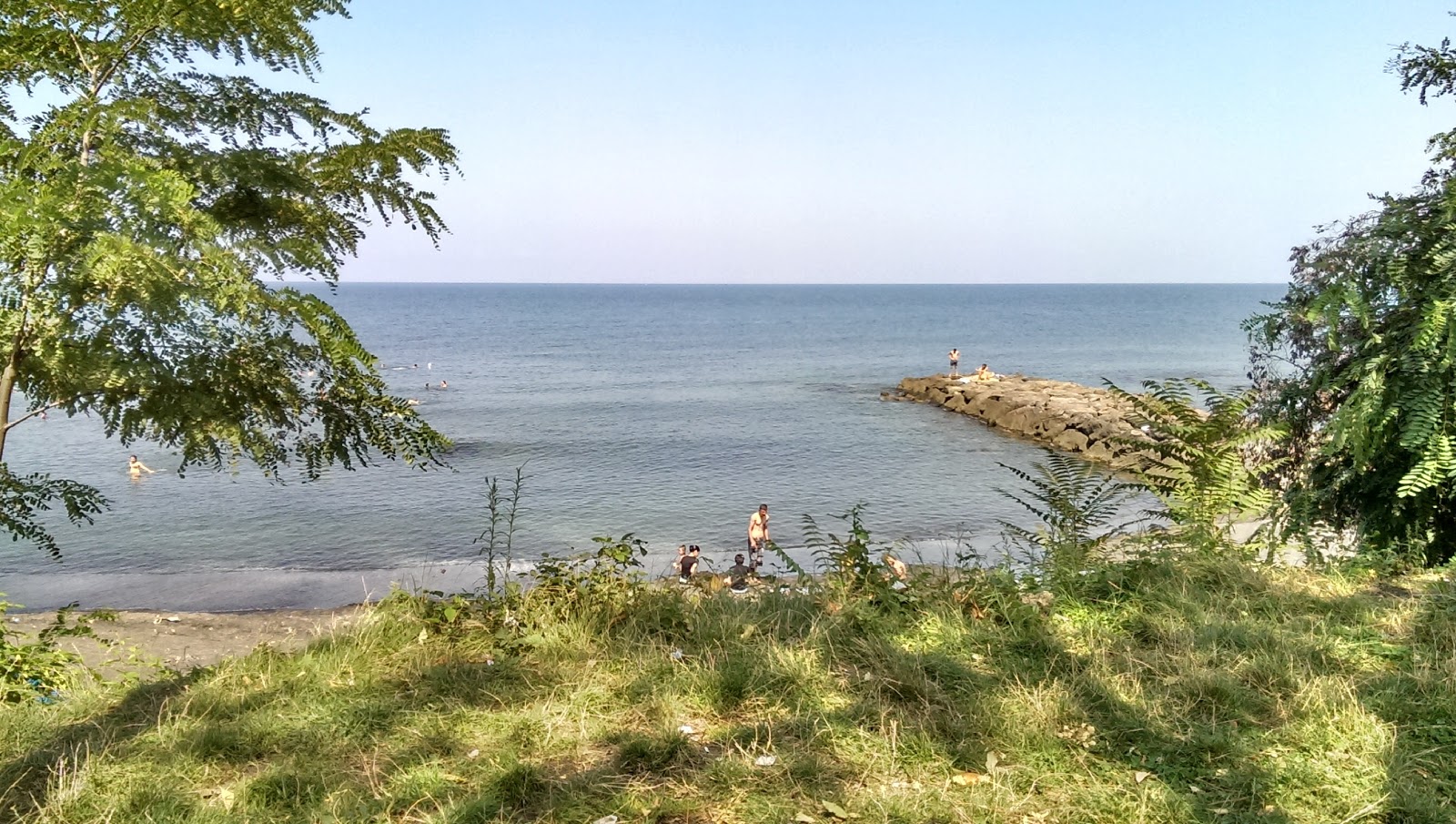 Besikduzu public beach photo #9