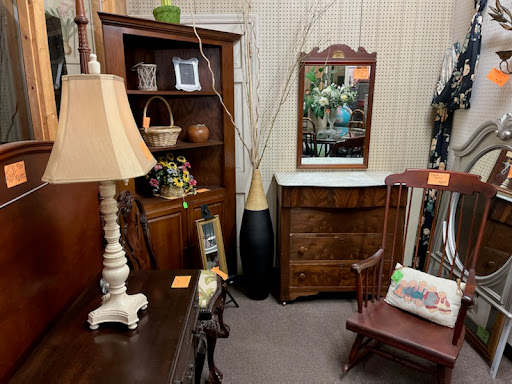 Used Furniture Store «Cobwebs Used Furniture», reviews and photos, 1008 Wappoo Rd, Charleston, SC 29407, USA