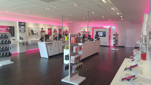 Cell Phone Store «T-Mobile», reviews and photos, 3320 Wheaton Way, Bremerton, WA 98310, USA