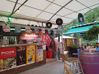 Atmosphère du Restaurant guinguette de berguerolles à Saint-Ambroix - n°11