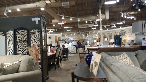 Furniture Store «Ashley HomeStore», reviews and photos, 7502 N Blackstone Ave, Fresno, CA 93720, USA