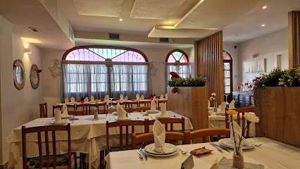 Restaurante Casa Ramiro - Av. Manuel García Gómez, 4, 41807 Espartinas, Sevilla, Spain