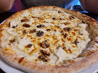Pizza du somewhere else pizzeria au feu de bois à Lamure-sur-Azergues - n°11