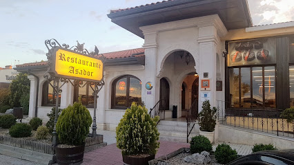 Información y opiniones sobre Restaurante Asador Tudanca Aranda y Estación de Servicio Cepsa de Fuentespina