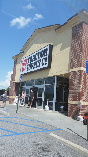 Tractor Supply Co., 90 Marketplace Dr, Newnan, GA 30265, USA, 